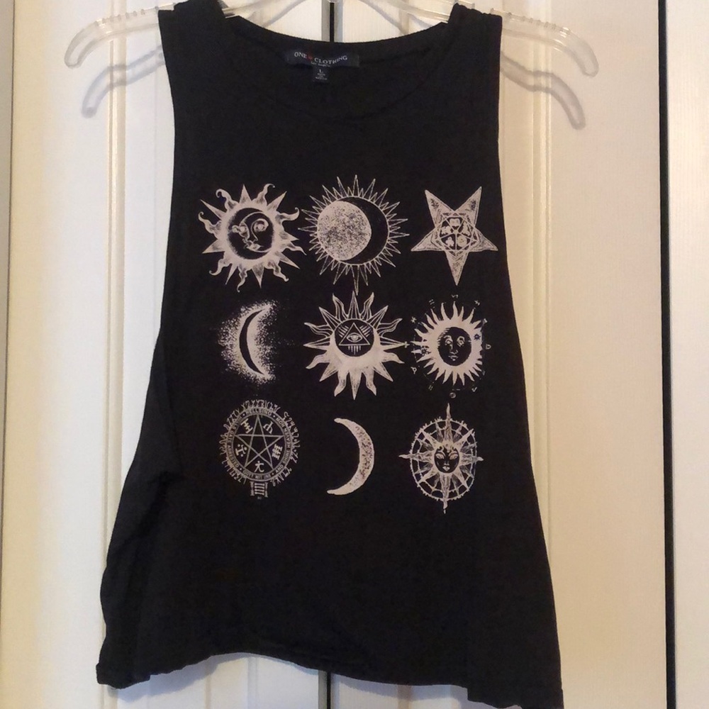 Black tank top cropped